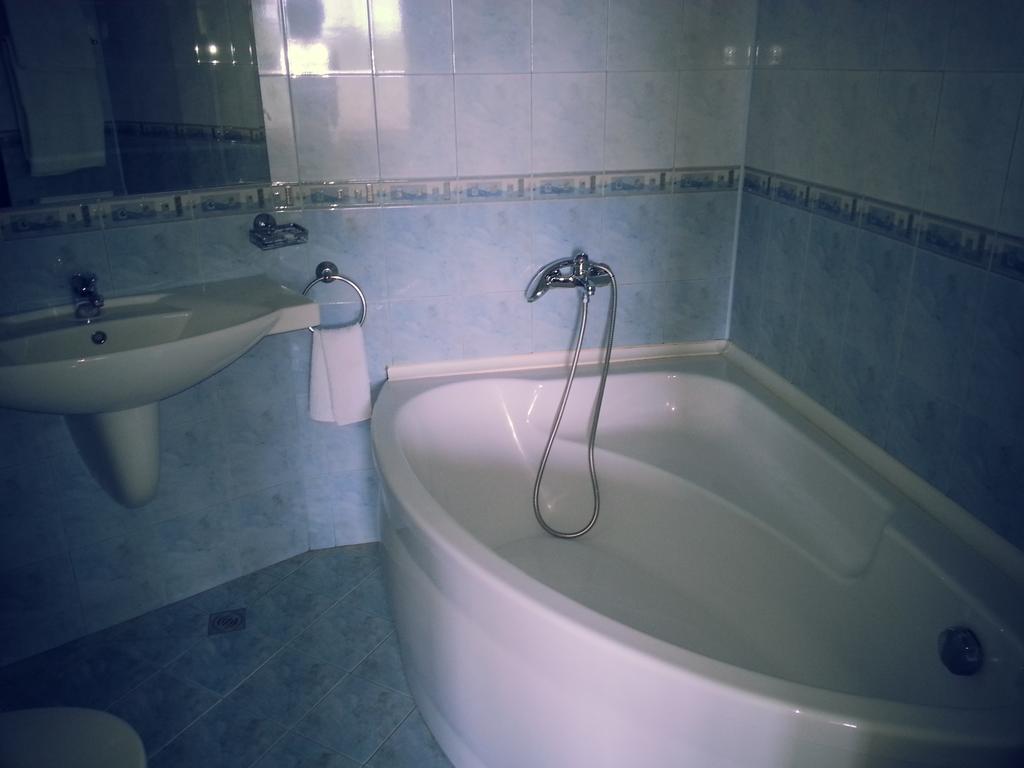 فيليكو ترنوفو Boliari Hotel الغرفة الصورة